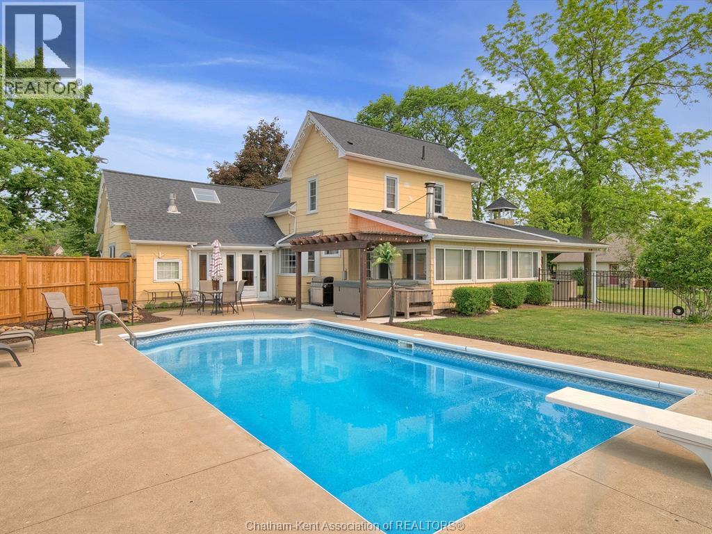 Single Family — 42 Middleton Line, Wheatley, Ontario