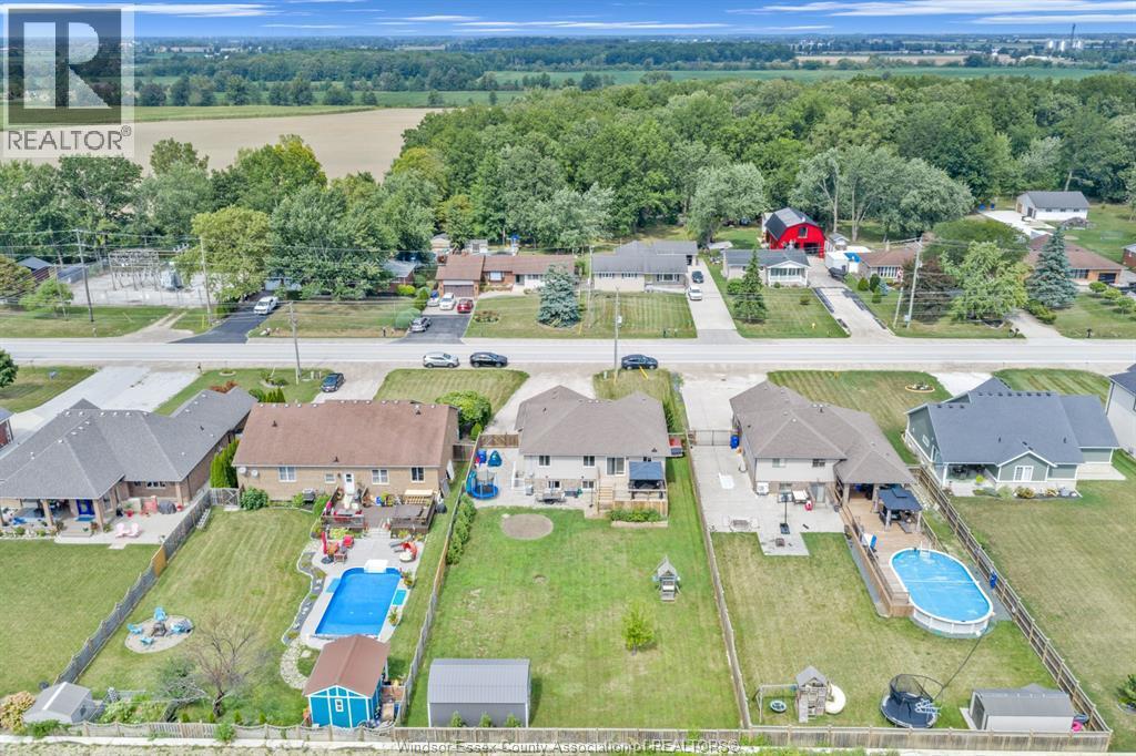 4-bedroom Single Family at 8401 Middle Sideroad, Amherstburg — photograph 3