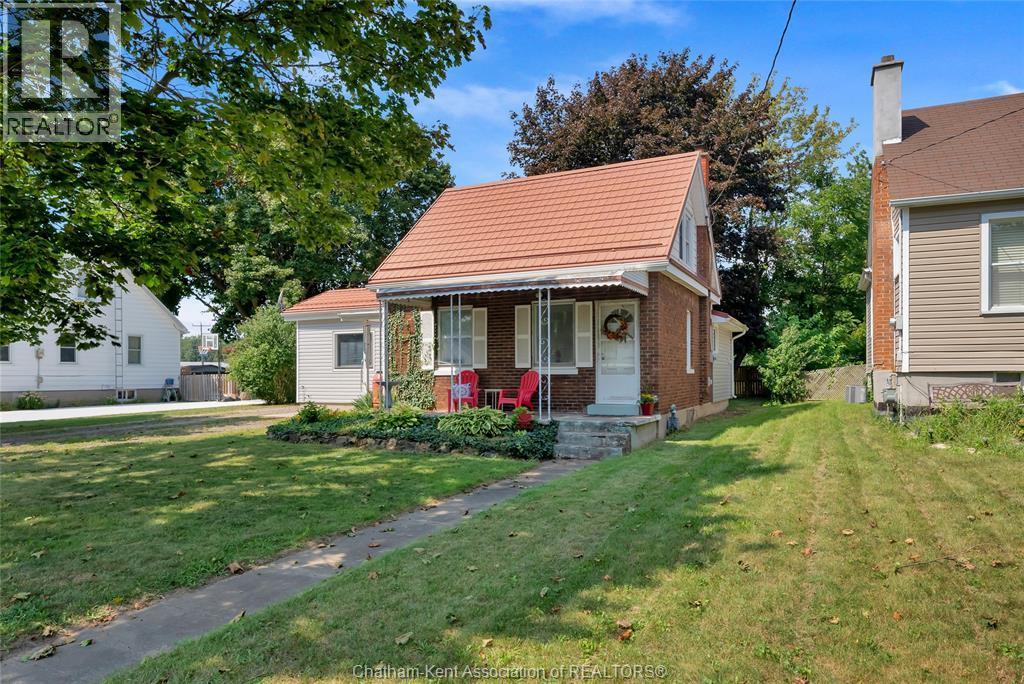 3-bedroom Single Family at 17 Willowmac Avenue, Chatham — photograph 3