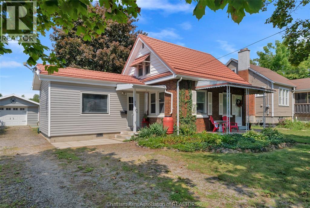 3-bedroom Single Family at 17 Willowmac Avenue, Chatham — primary photograph