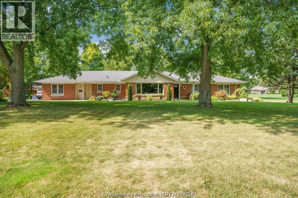 4-bedroom Single Family at 37 Gregory Drive, Chatham — primary photograph