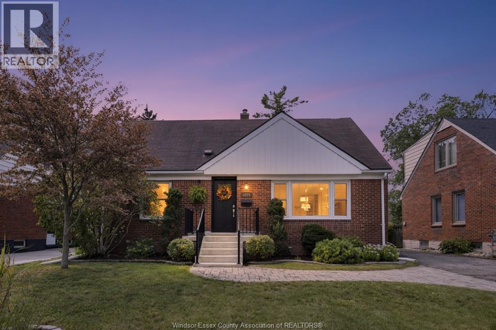 3-bedroom Single Family at 1271 Belle Isle View Boulevard, Windsor — photograph 2