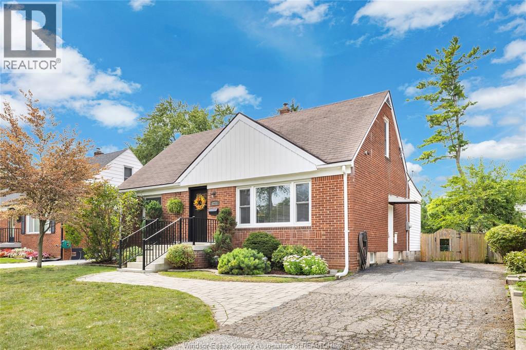 3-bedroom Single Family at 1271 Belle Isle View Boulevard, Windsor — photograph 3