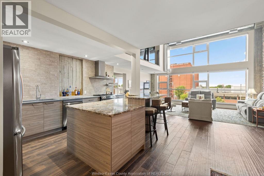 3-bedroom Single Family at 2175 Wyandotte Street #313, Windsor — photograph 3