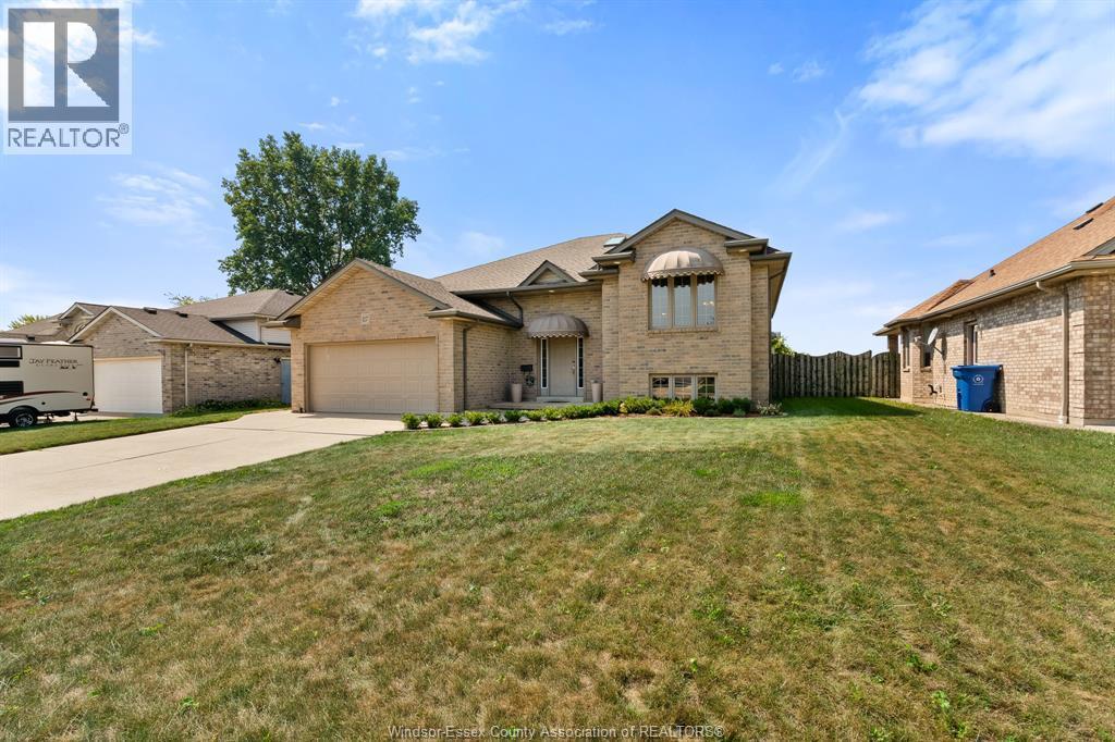 5-bedroom Single Family at 837 Cottage Grove, Kingsville — photograph 3
