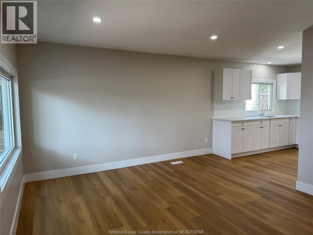 3-bedroom Single Family at 1462 Labadie, Windsor — photograph 2