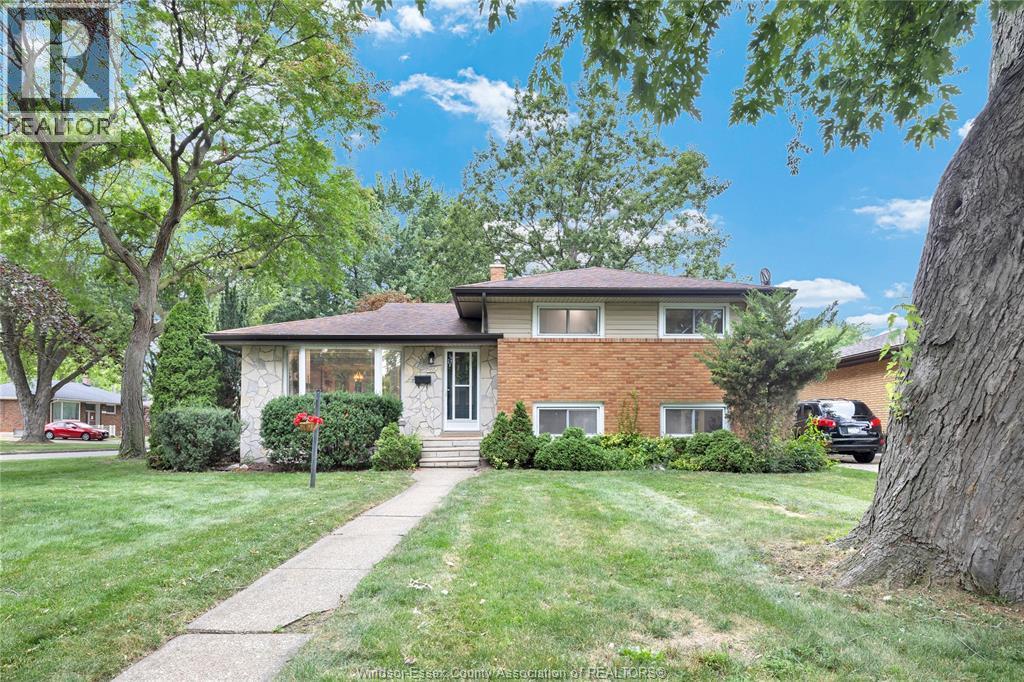 Single Family — 465 Greendale Drive, Windsor, Ontario