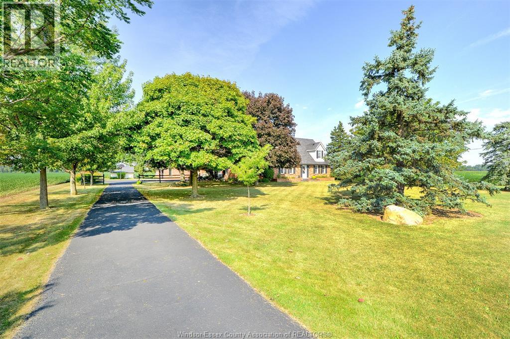 4-bedroom Single Family at 6204 6th Concession, Amherstburg — photograph 3