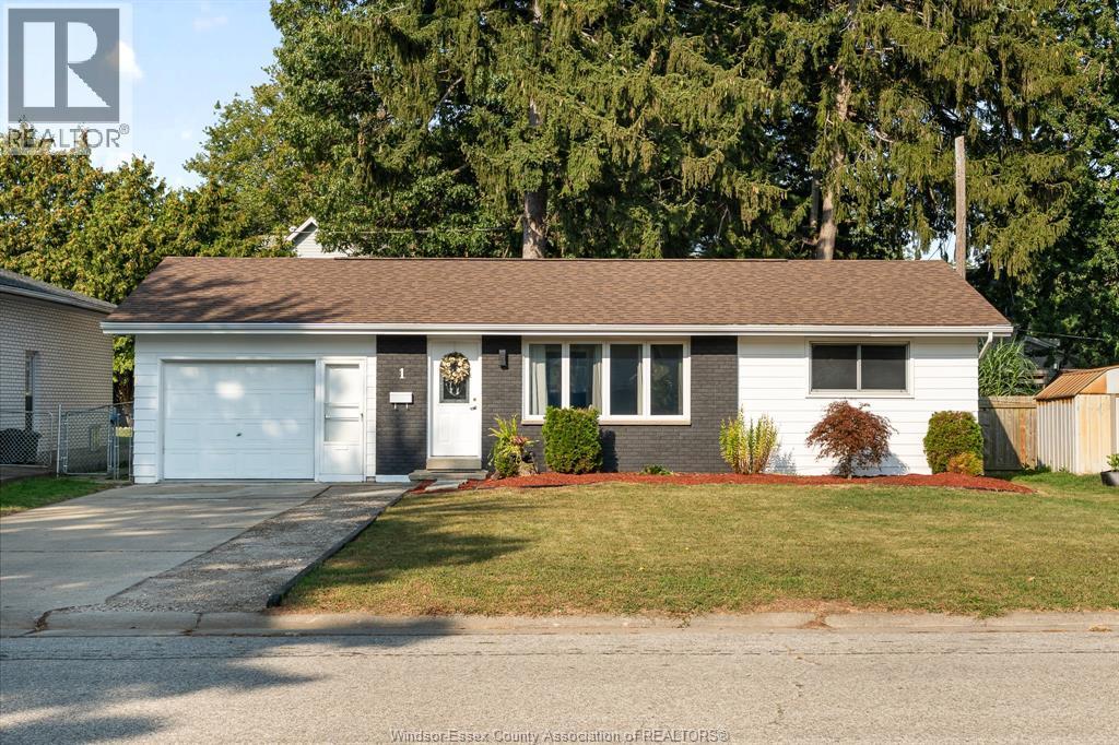 2-bedroom Single Family at 1 Longfield Lane, Leamington — primary photograph