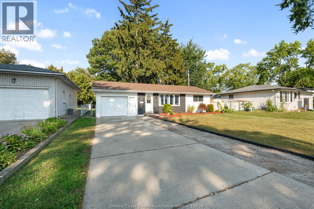 2-bedroom Single Family at 1 Longfield Lane, Leamington — photograph 3