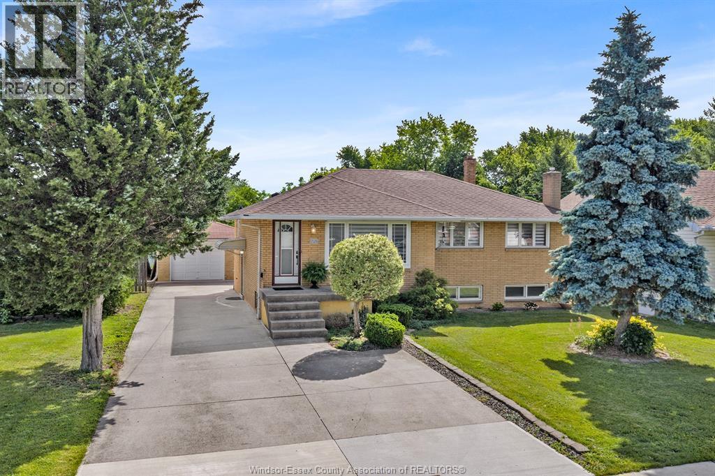 Single Family — 2528 Jos St Louis, Windsor, Ontario
