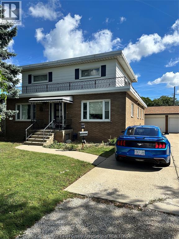 1-bedroom Single Family at 2636 Meighen #3, Windsor — primary photograph