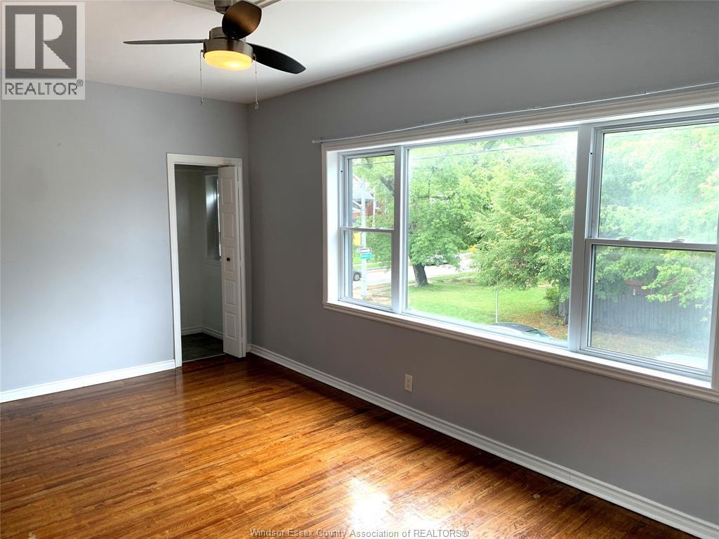 3-bedroom Single Family at 220 Erie Street, Windsor — photograph 3