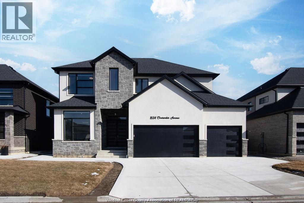 5-bedroom Single Family at 1534 Clearwater Avenue #UPPER, Windsor — primary photograph