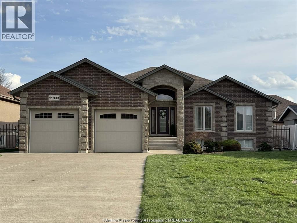 4-bedroom Single Family at 11933 Maisonneuve Street, Tecumseh — primary photograph