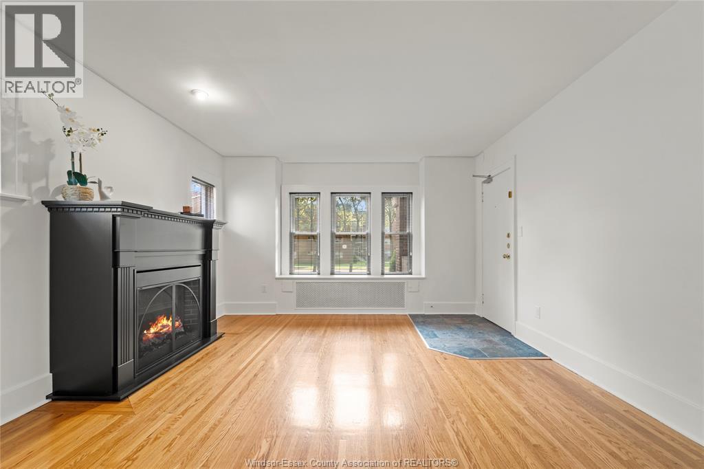2-bedroom Single Family at 269 Randolph #2, Windsor — photograph 3