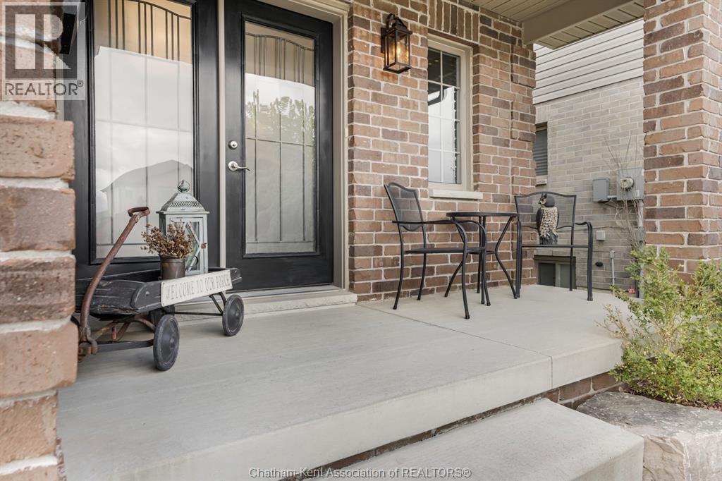 4-bedroom Single Family at 430 Twilight Trail, Chatham — photograph 3