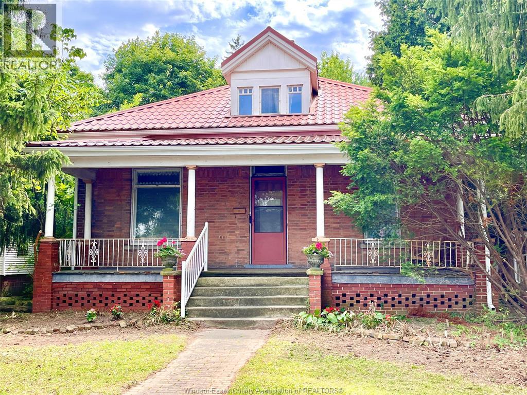 Single Family — 62 Lacroix Street, Chatham, Ontario