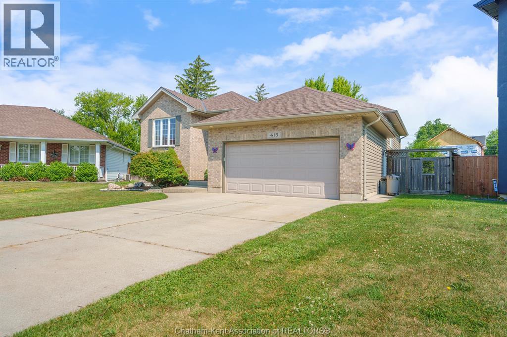 6-bedroom Single Family at 415 Silver Sands Lane, St Clair — primary photograph