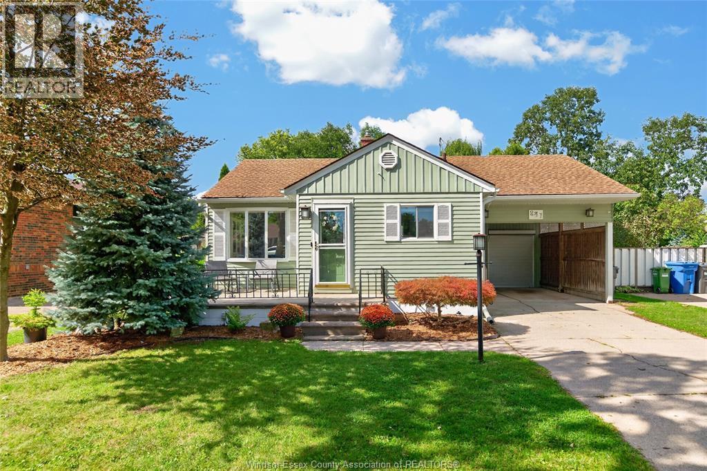 3-bedroom Single Family at 841 Rossini Boulevard, Windsor — primary photograph