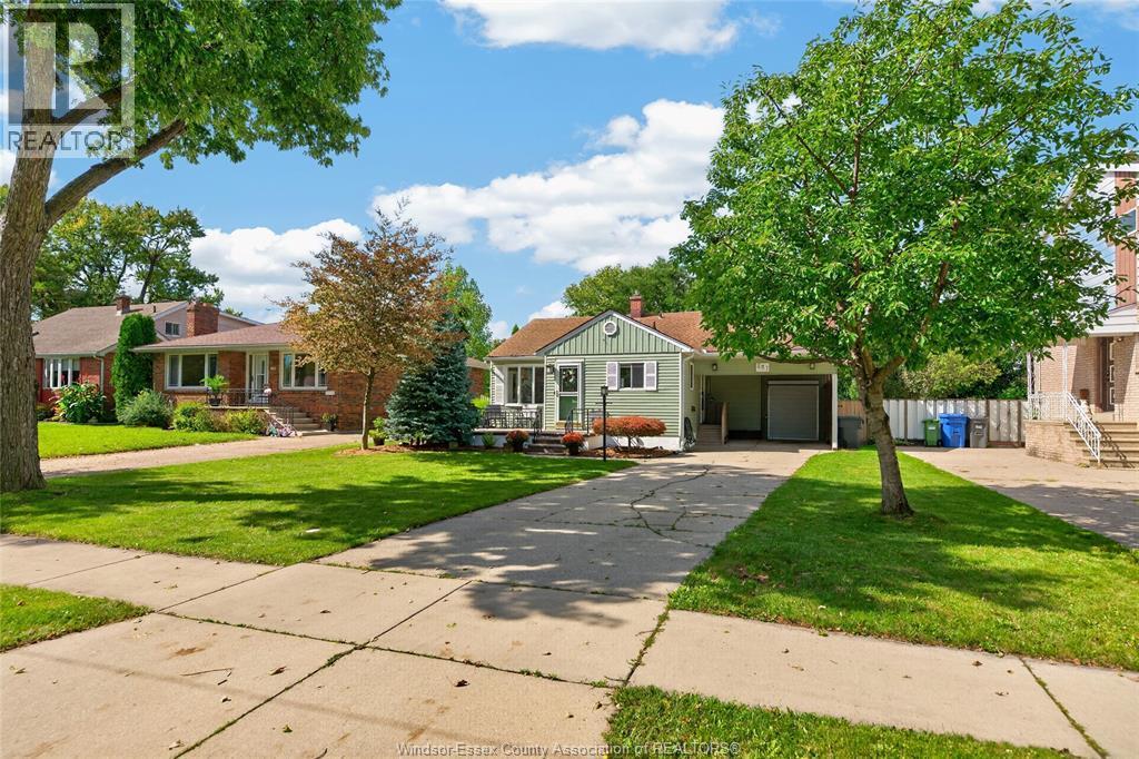 3-bedroom Single Family at 841 Rossini Boulevard, Windsor — photograph 3