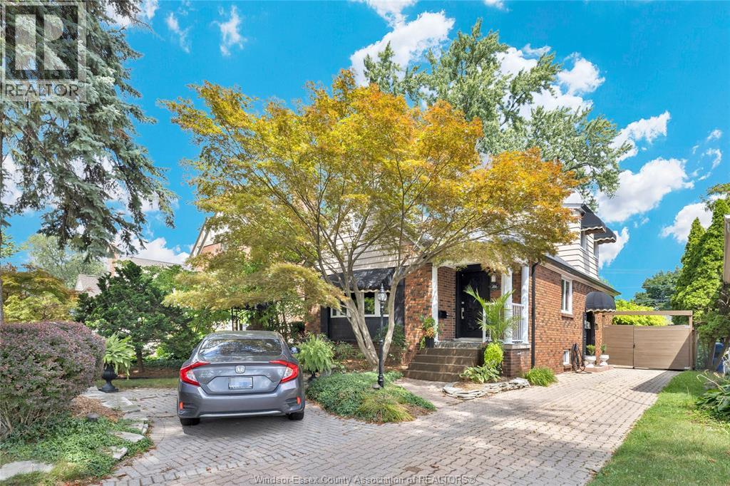 Single Family — 466 Matthew Brady, Windsor, Ontario