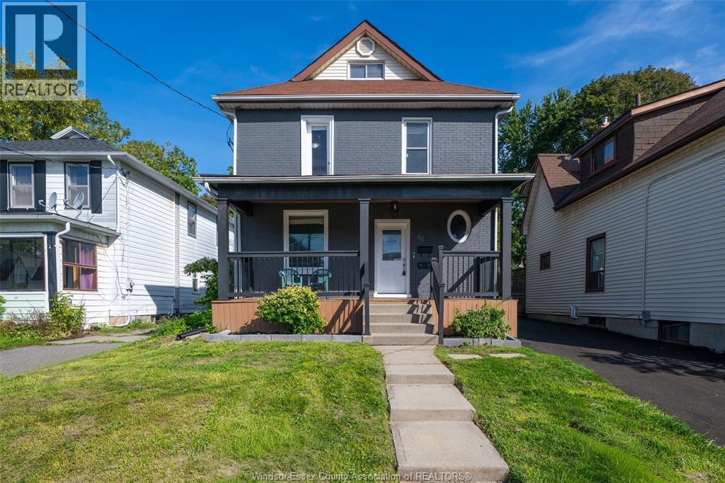 4-bedroom Single Family at 48 Brock Street, Oshawa — primary photograph