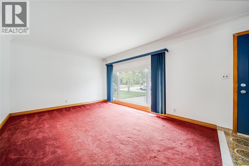 3-bedroom Single Family at 1044 Marjorie Drive, Windsor — photograph 2
