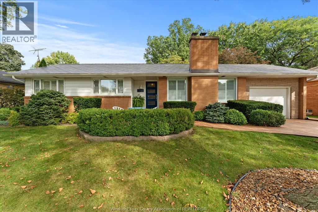 3-bedroom Single Family at 730 Champlain Drive, Windsor — photograph 2