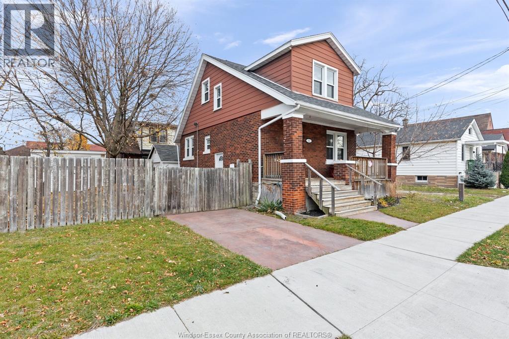 Single Family — 936 Arthur, Windsor, Ontario