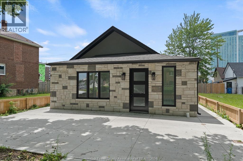 Single Family — 229 Aylmer, Windsor, Ontario
