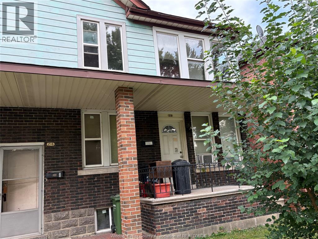 3-bedroom Single Family at 216 Cameron Avenue, Windsor — photograph 2