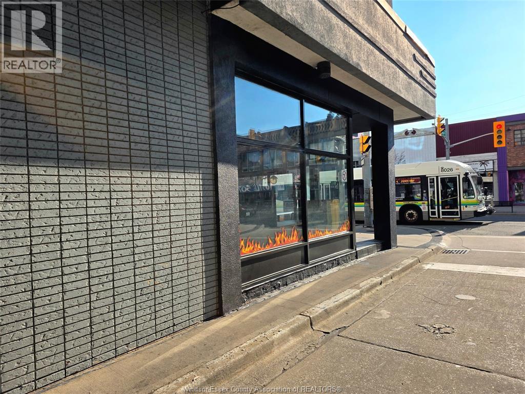 Business at 530 Ouellette Avenue #1, Windsor — photograph 2