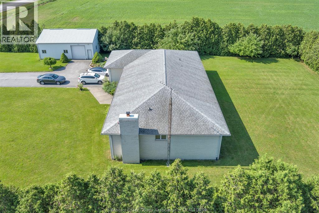 3-bedroom Single Family at 4155 Manning Road, Tecumseh — photograph 3