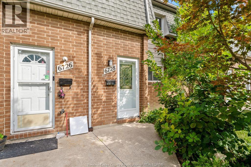 3-bedroom Single Family at 6728 Rose-Ville Garden Drive #15, Windsor — photograph 3