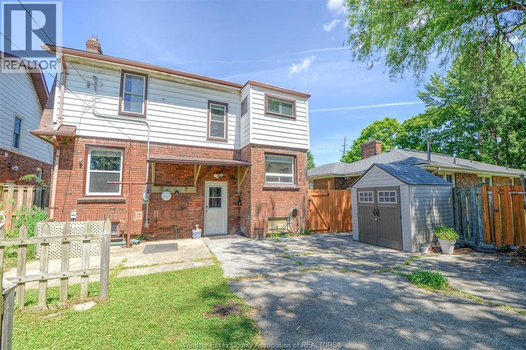 4-bedroom Single Family at 161 Shepherd Street, Windsor — photograph 3