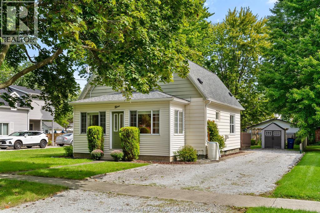 3-bedroom Single Family at 9 Carlyle Street, Tilbury — photograph 3