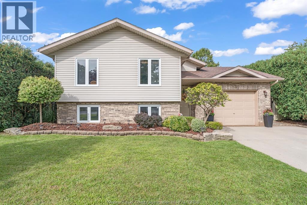 3-bedroom Single Family at 3 Carter Avenue, Leamington — primary photograph