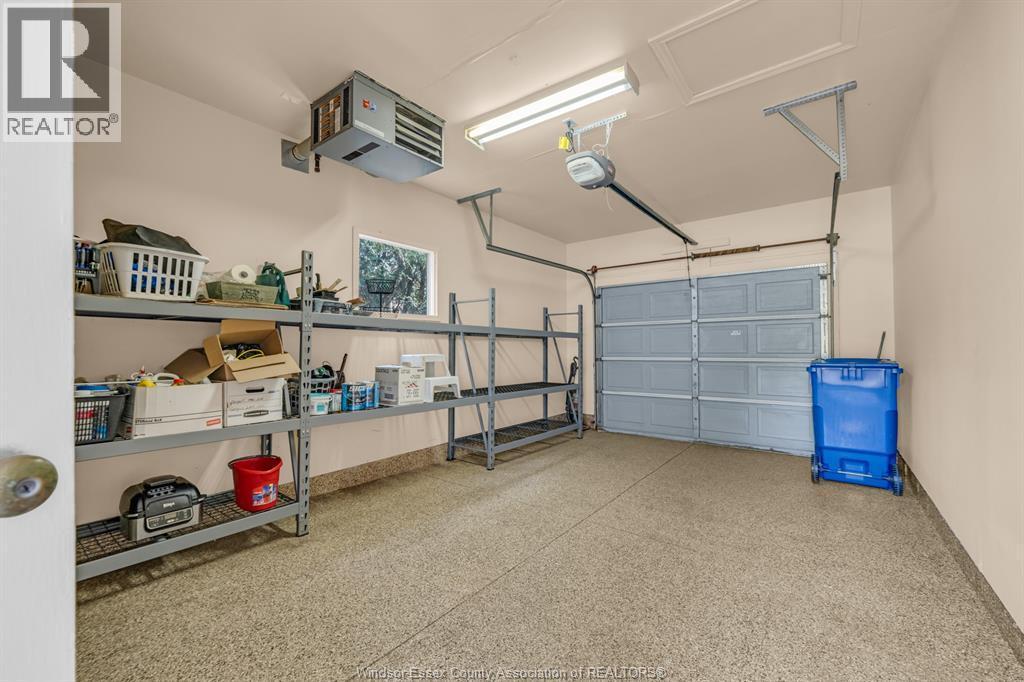 3-bedroom Single Family at 3 Carter Avenue, Leamington — photograph 2