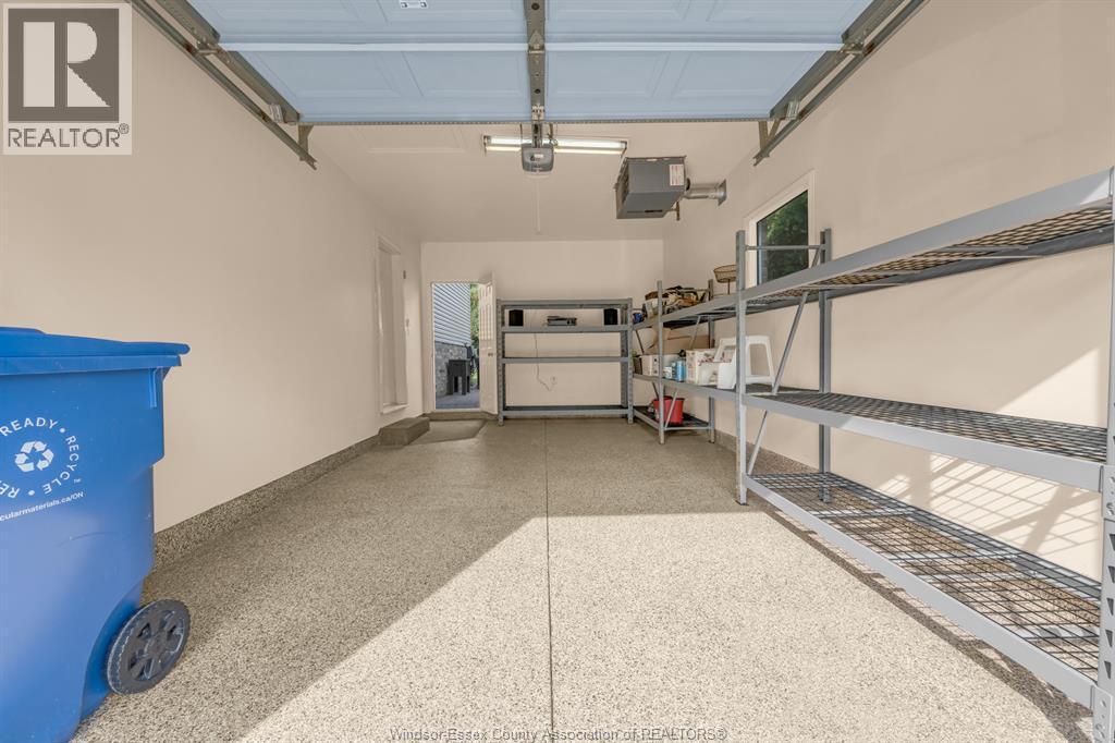 3-bedroom Single Family at 3 Carter Avenue, Leamington — photograph 3