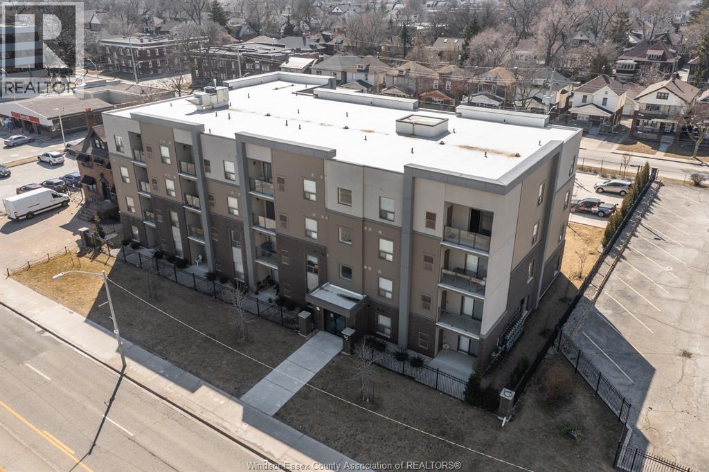2-bedroom Single Family at 955 Ouellette Avenue #405, Windsor — primary photograph