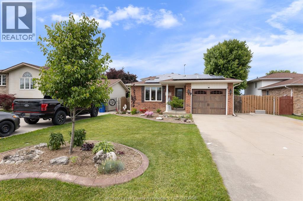 3-bedroom Single Family at 18 Azar Drive, Tilbury — primary photograph