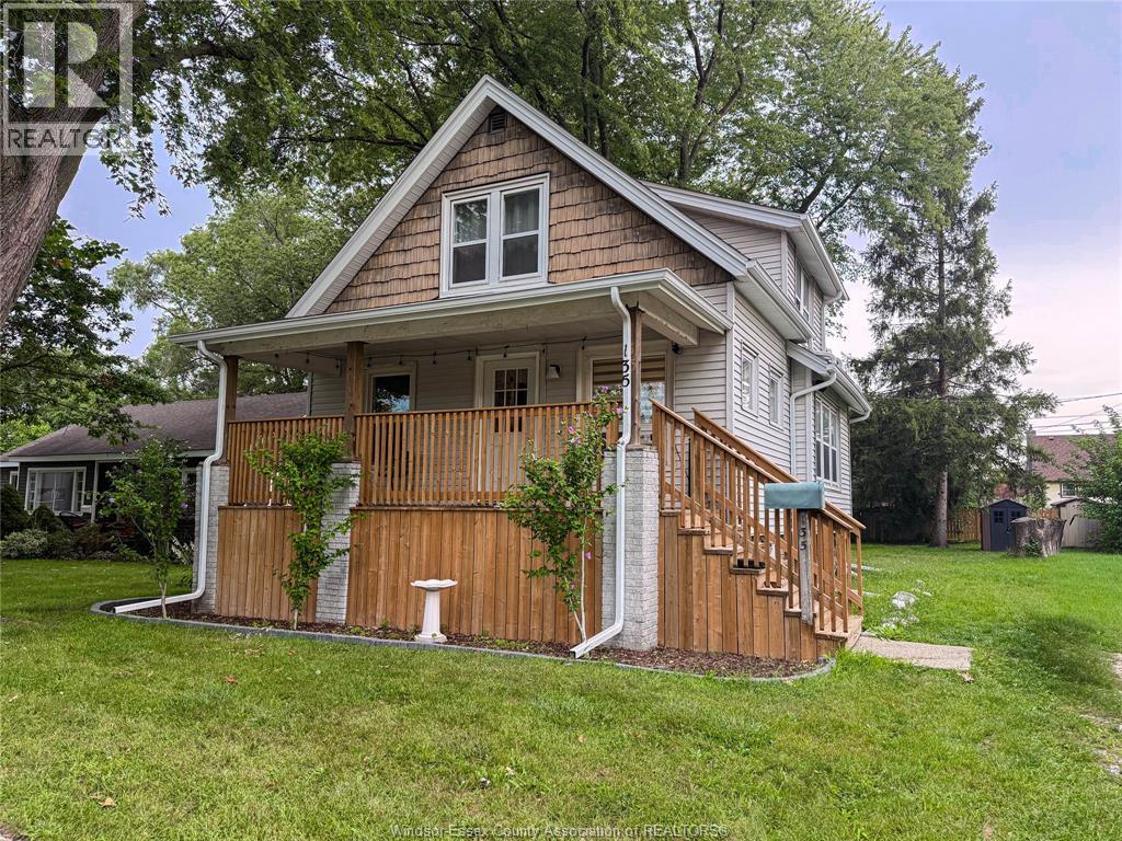 4-bedroom Single Family at 135 Maple Avenue, LaSalle — photograph 2