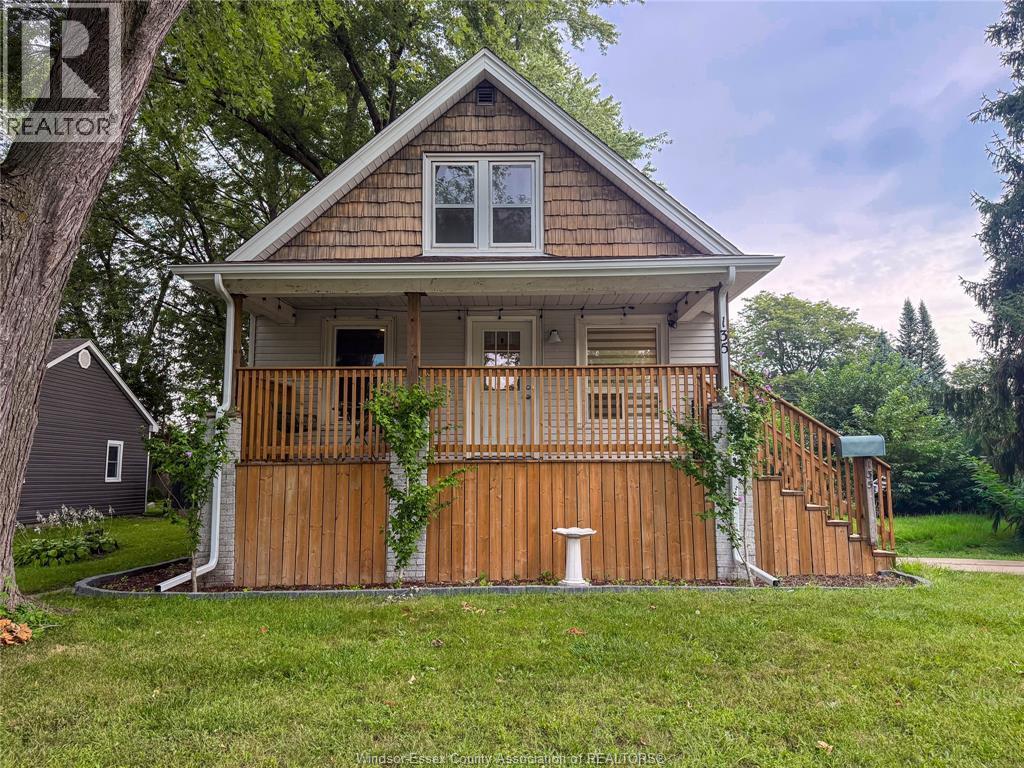4-bedroom Single Family at 135 Maple Avenue, LaSalle — photograph 3