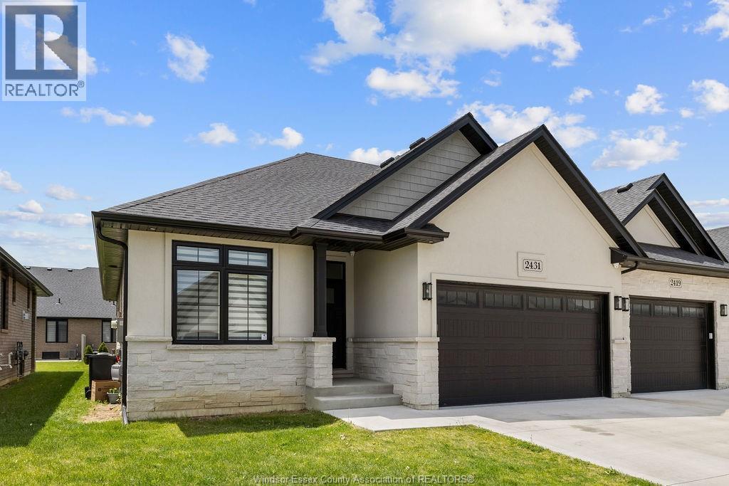 5-bedroom Single Family at 2431 Barkley Avenue, Windsor — primary photograph