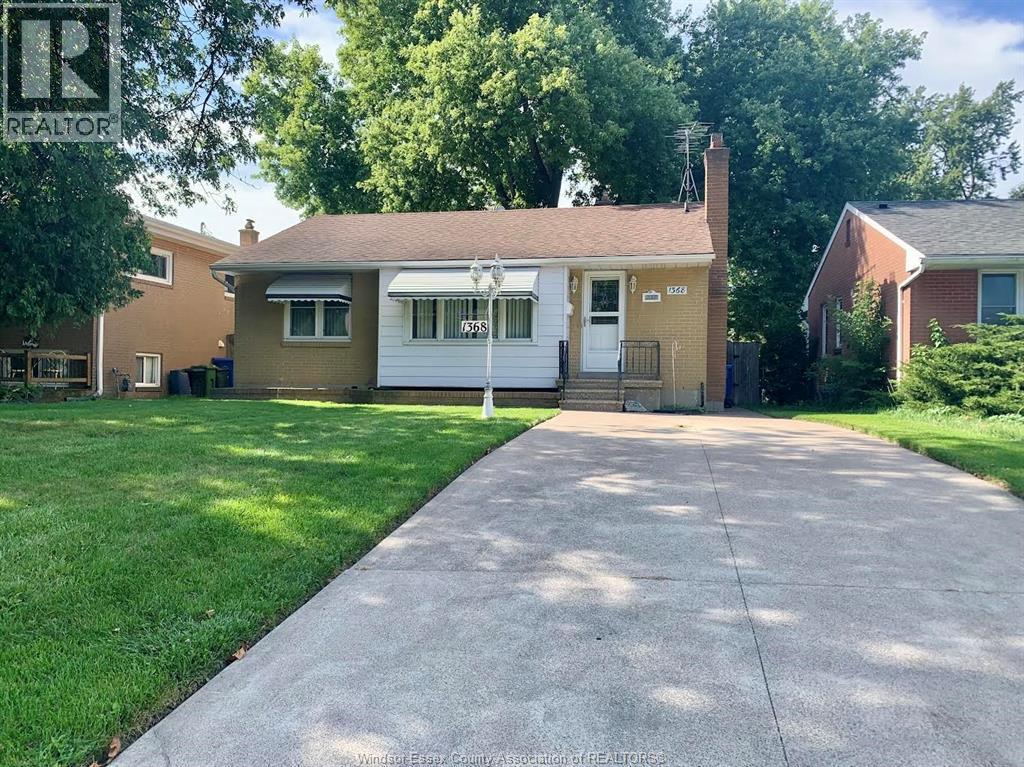 3-bedroom Single Family at 1368 Marlbourough Boulevard, Windsor — photograph 2