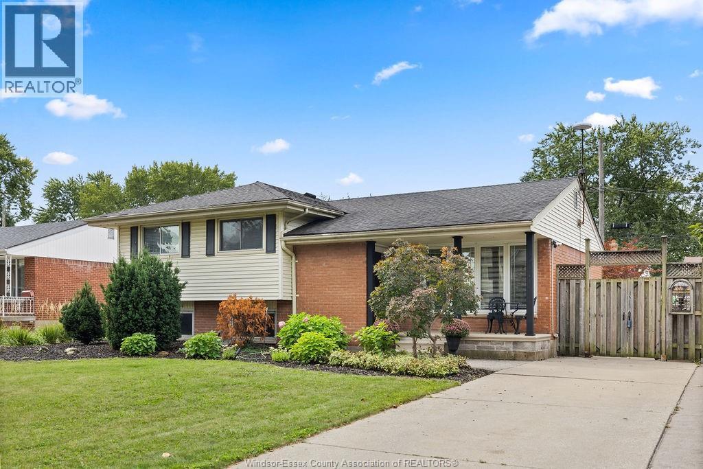 3-bedroom Single Family at 1023 Marjorie Drive, Windsor — photograph 2