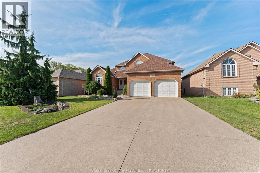 4-bedroom Single Family at 2705 Lombardy Crescent, LaSalle — photograph 3