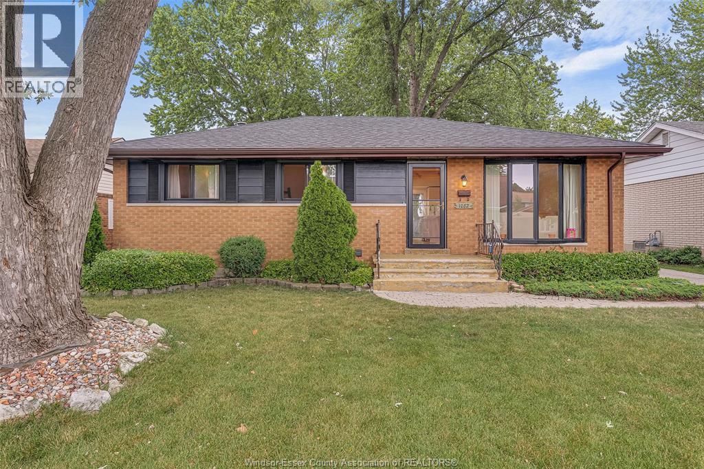 3-bedroom Single Family at 1082 Coventry #MAIN FLOOR, Windsor — primary photograph