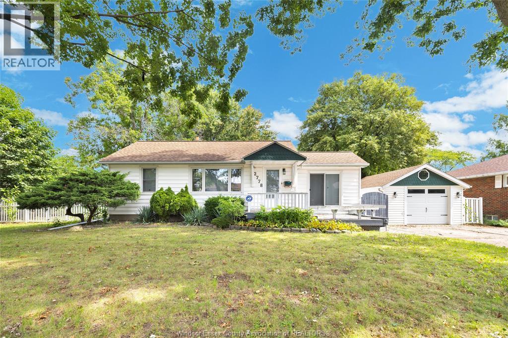 4-bedroom Single Family at 2778 Princess, Windsor — photograph 2